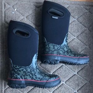BOGS size 3 boots kids